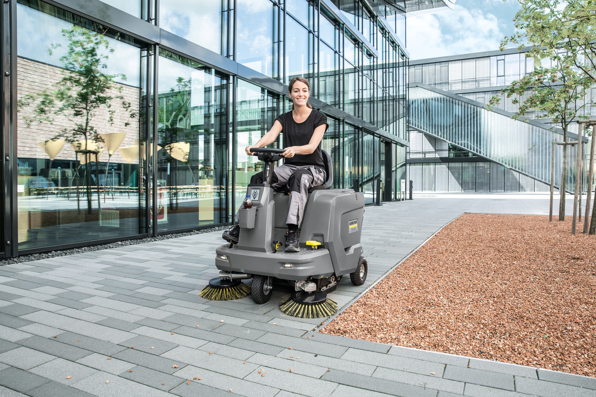 Karcher KM 85/50 R Bp Battery Powered Ride-on Sweeper Karcher KM 85/50 R Bp Battery Powered Ride-on Sweeper