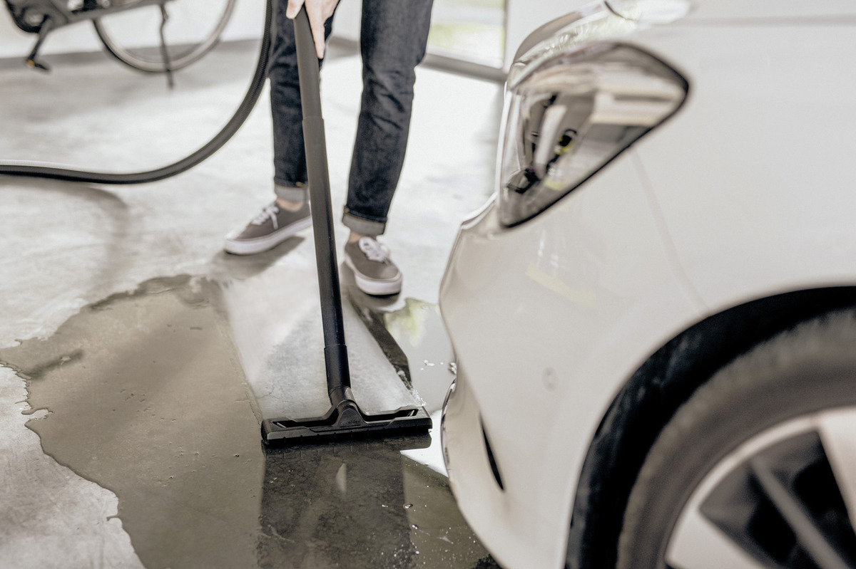 KARCHER WD4 V | Wet & Dry Vacuum Cleaner | 1000W | 20L Tank | Durable Plastic Body | Blower Function | Flat Pleated Filter | Home, Car & Furniture Cleaning | German Tech KARCHER WD4 V | Wet & Dry Vacuum Cleaner | 1000W | 20L Tank | Durable Plastic Body | Blower Function | Flat Pleated Filter | Home, Car & Furniture Cleaning | German Tech
